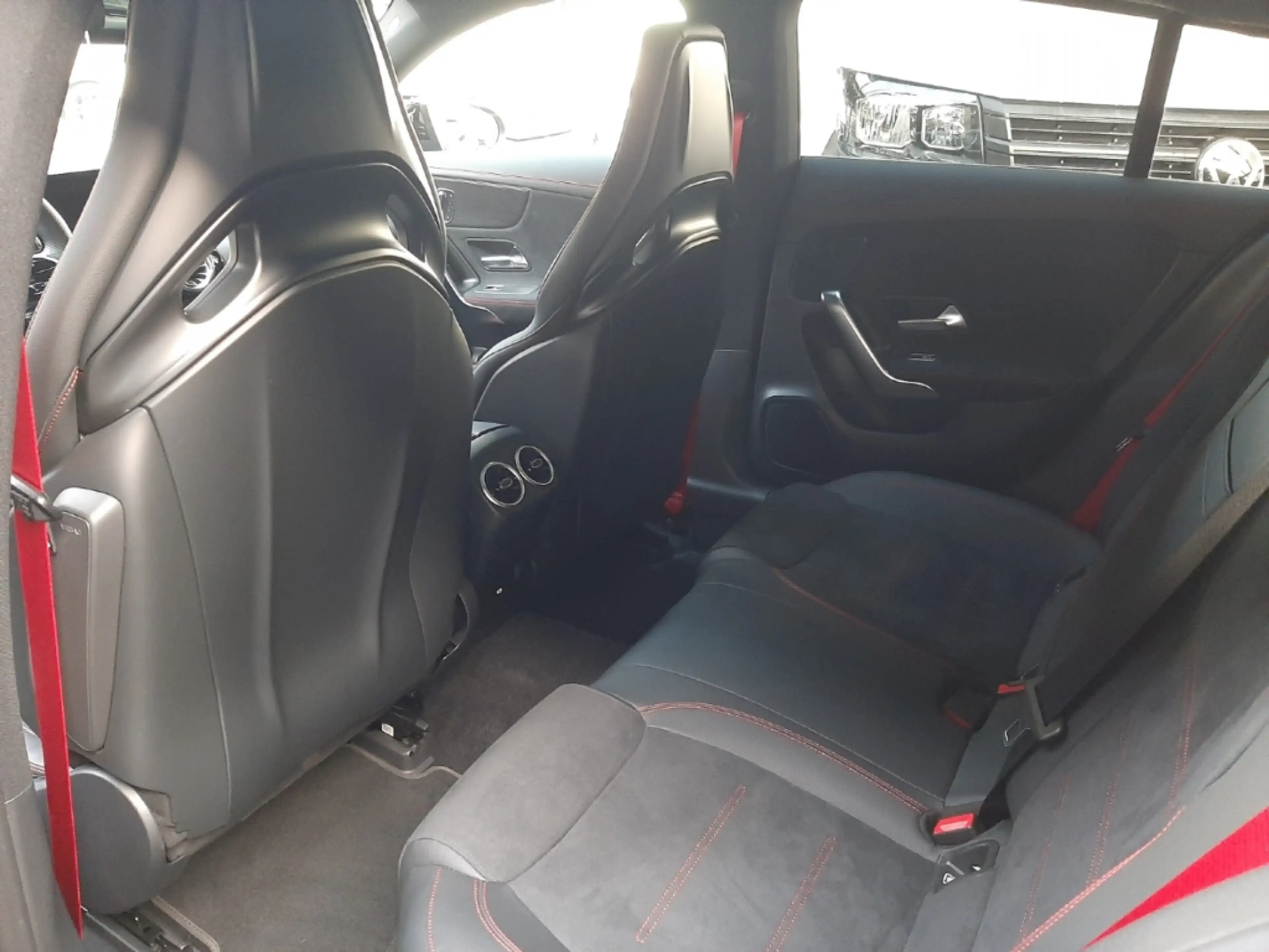 Mercedes-Benz CLA 35 AMG Perf.Sitze UPE 81.870,- — photo 10