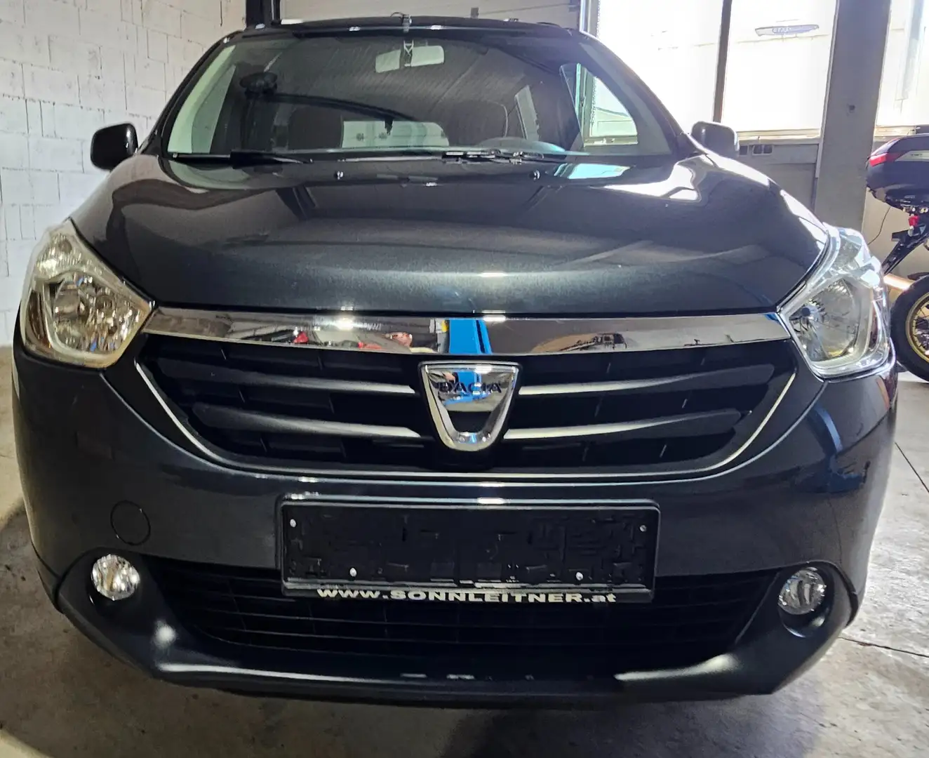 Dacia Lodgy Laureate Grau - 2
