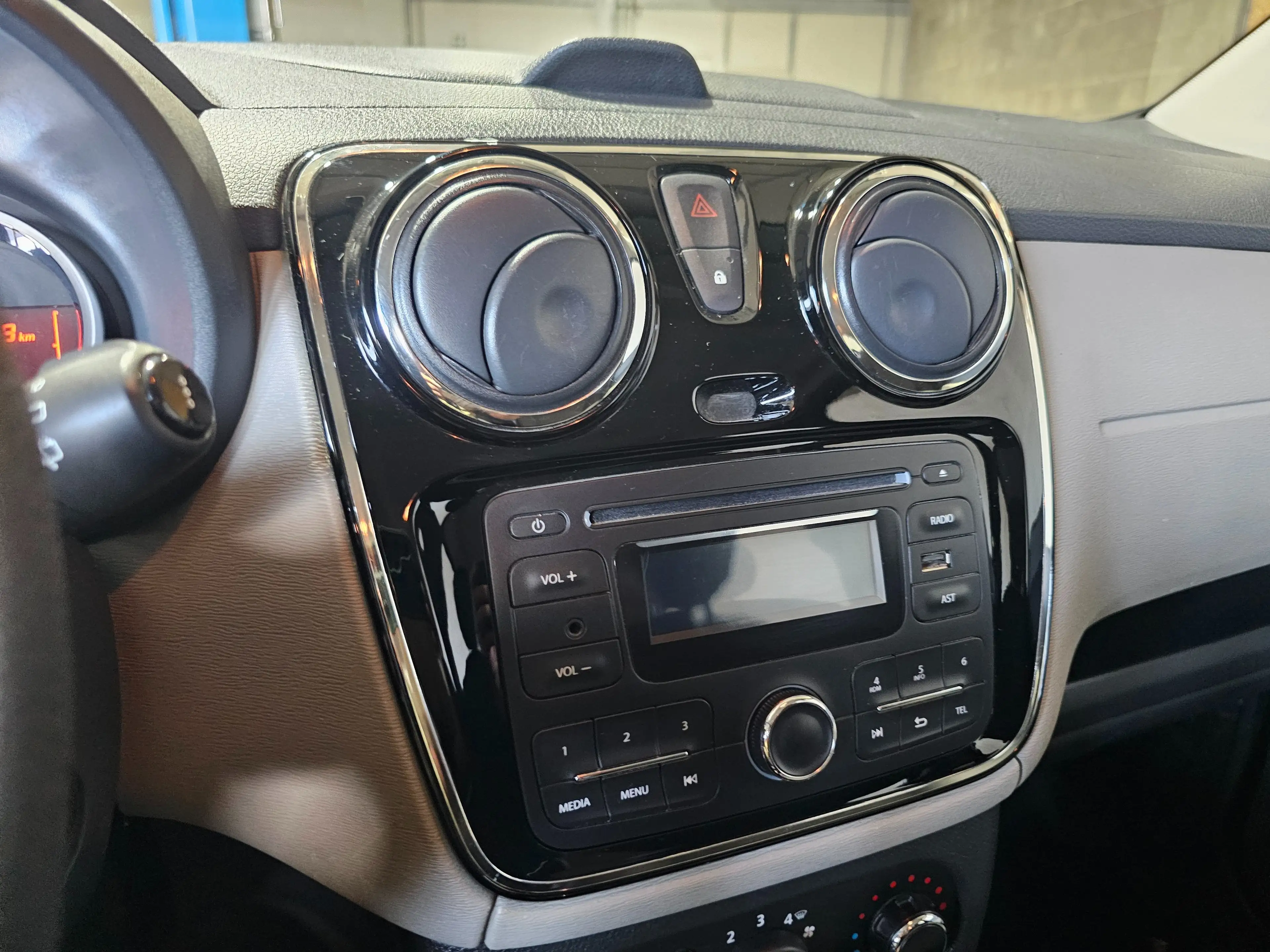 Dacia Lodgy Laureate — photo 9