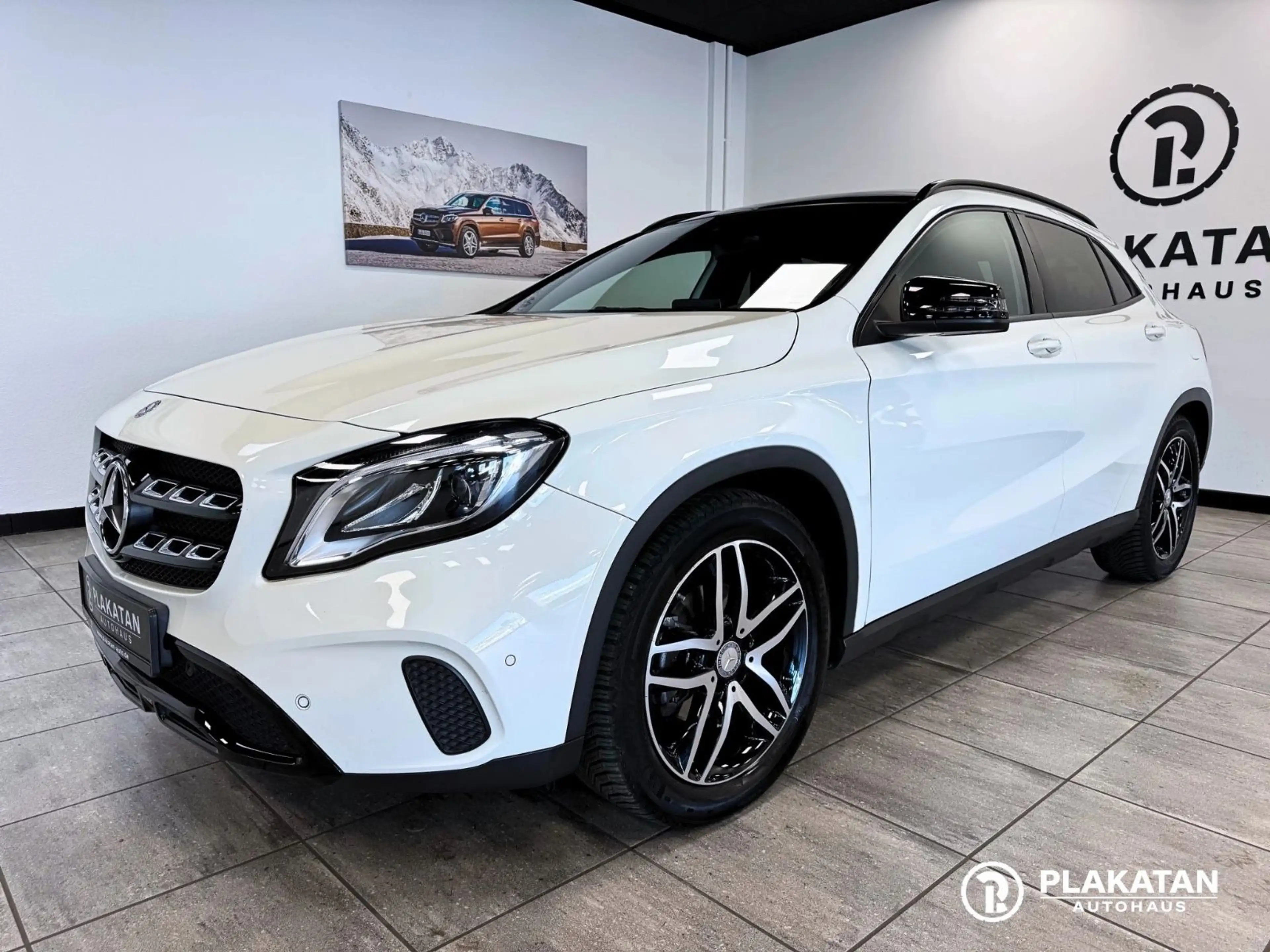Mercedes-Benz GLA 200 AMG Night Packet Panorama Memory