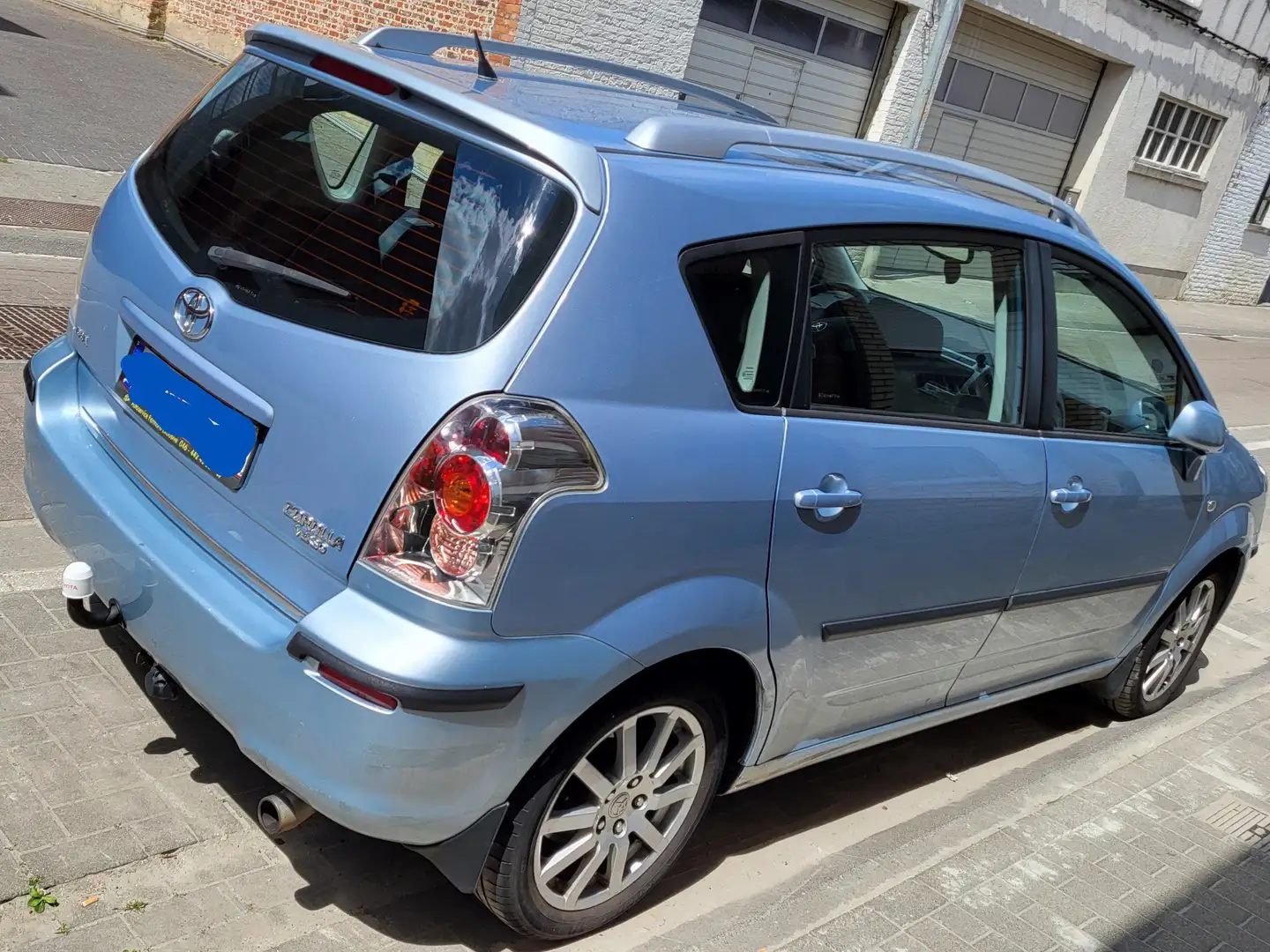 Toyota Corolla Verso Corolla Verso automatique 1.8i VVT-i 16v 7pl. Plateado - 2