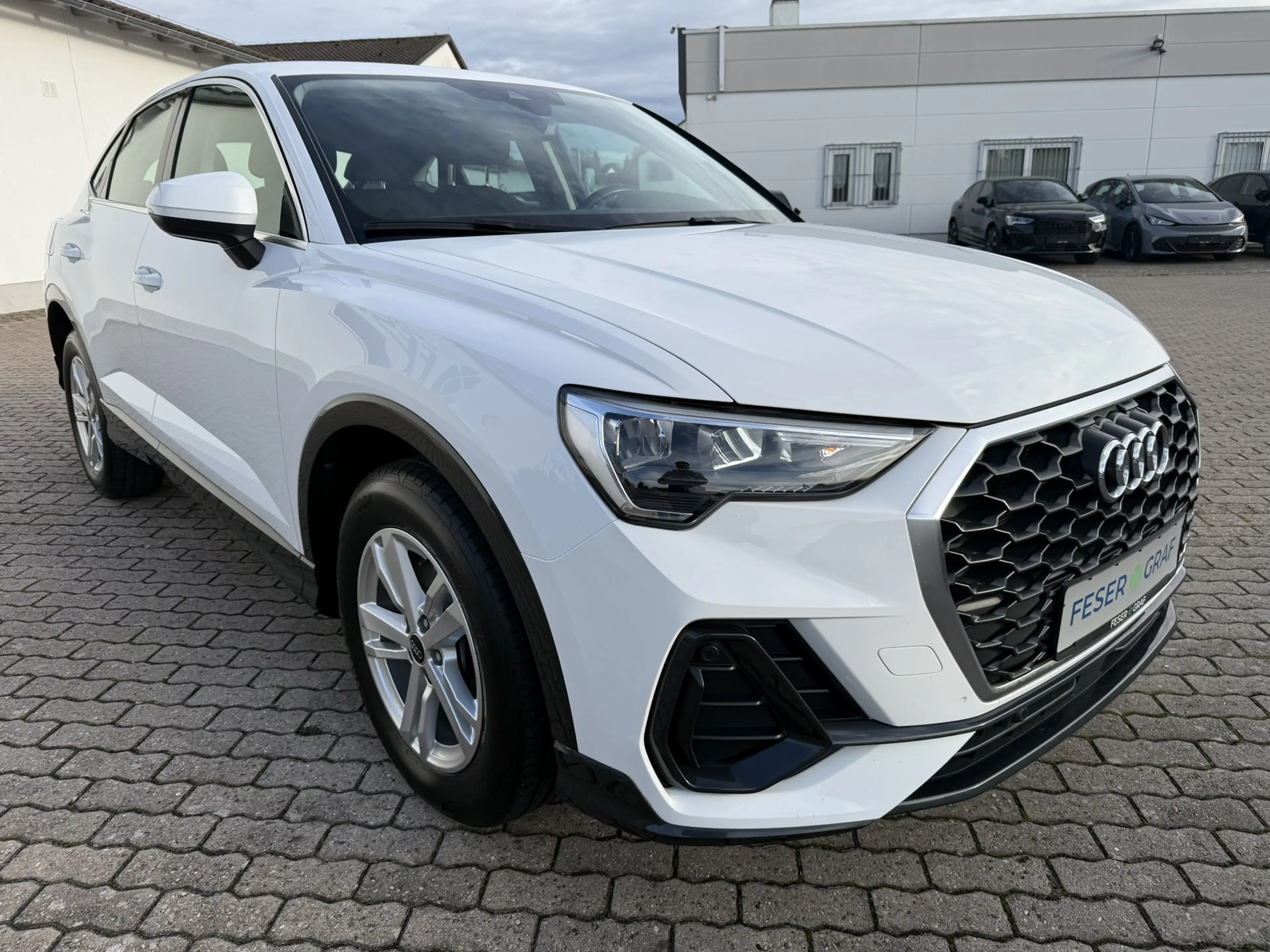 Audi Q3 Spb 45 TFSI e S tr. NAVI+ PDC+ VIRTUAL — photo 4