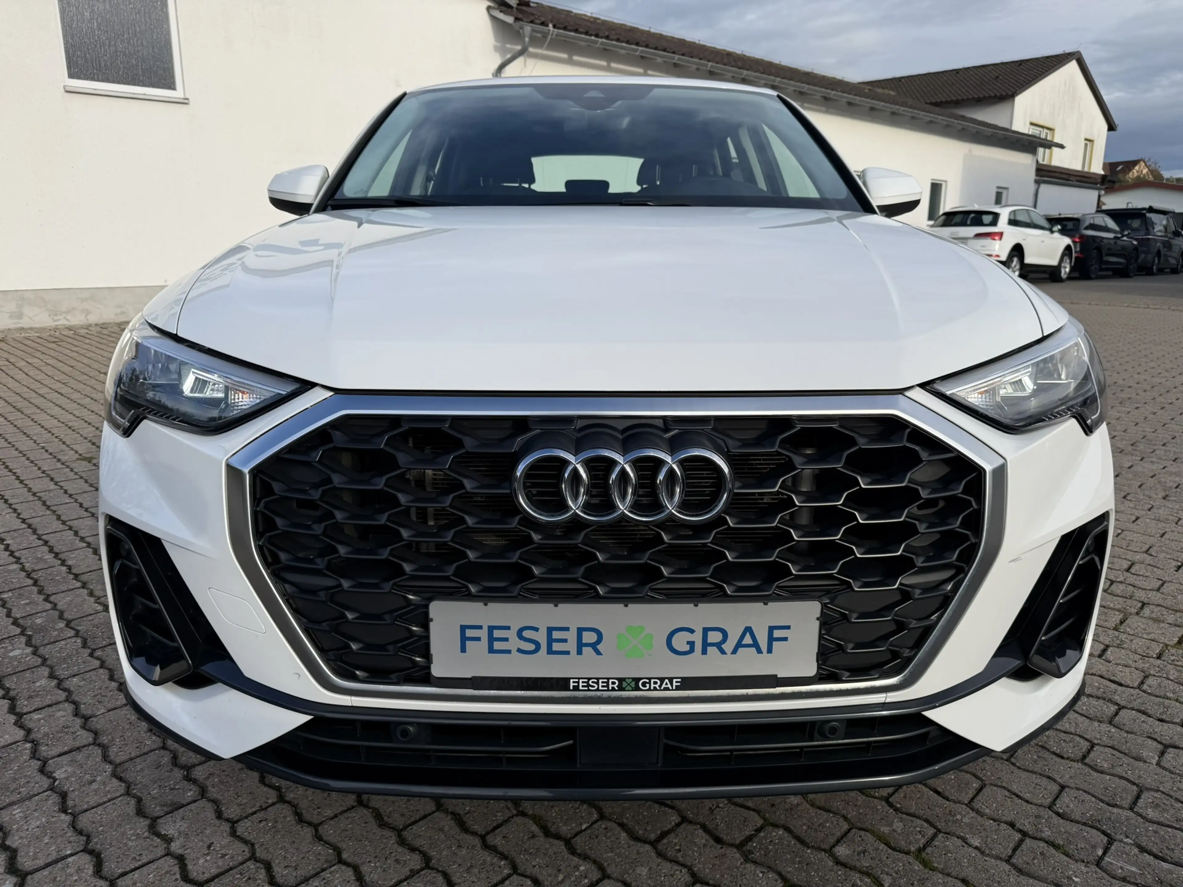 Audi Q3 Spb 45 TFSI e S tr. NAVI+ PDC+ VIRTUAL — photo 3