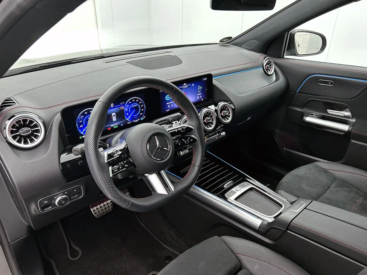 Mercedes-Benz EQA 350 4MATIC AMG Line 71 kWh Facelift, Distronic, Camera Noir - 2