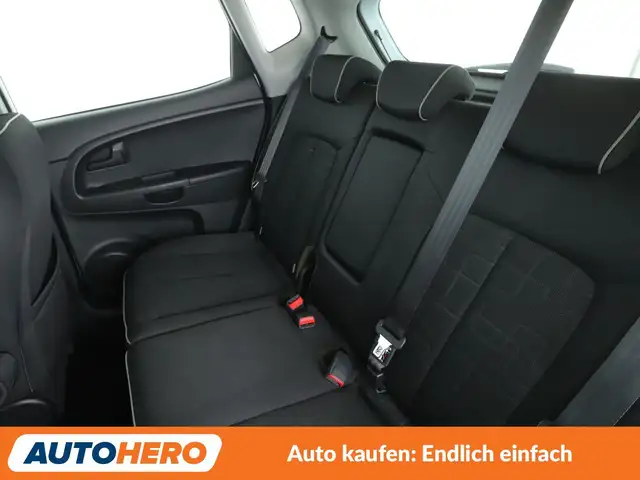 Kia Venga view 14