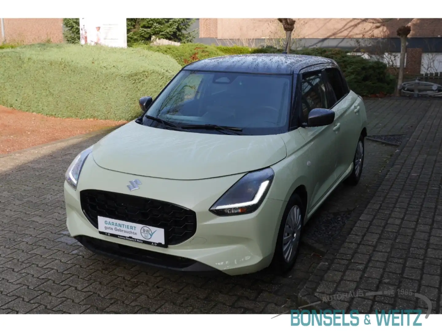 Suzuki Swift 1.2 Dualjet COMFORT HYBRID Navi LED DAB SHZ Keyles Jaune - 2