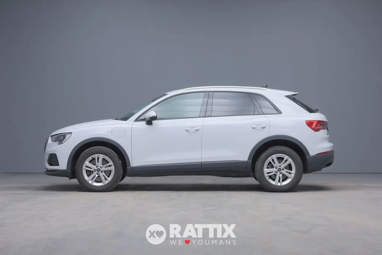 Audi Q3 45 1.4 tfsi e Business S-tronic Weiß - 2