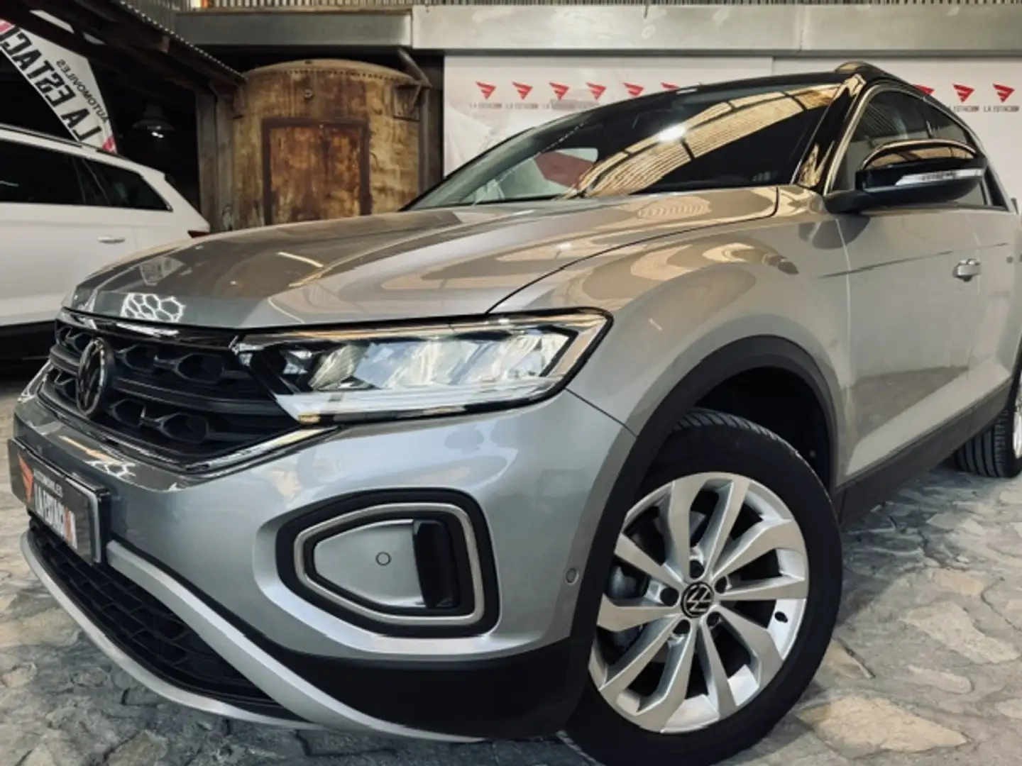 Volkswagen T-Roc 2.0TDI Life 85kW Plateado - 2