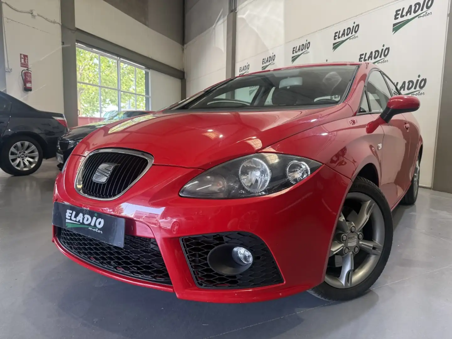 SEAT Leon 2.0TDI FR1 (159CO2) Rojo - 1