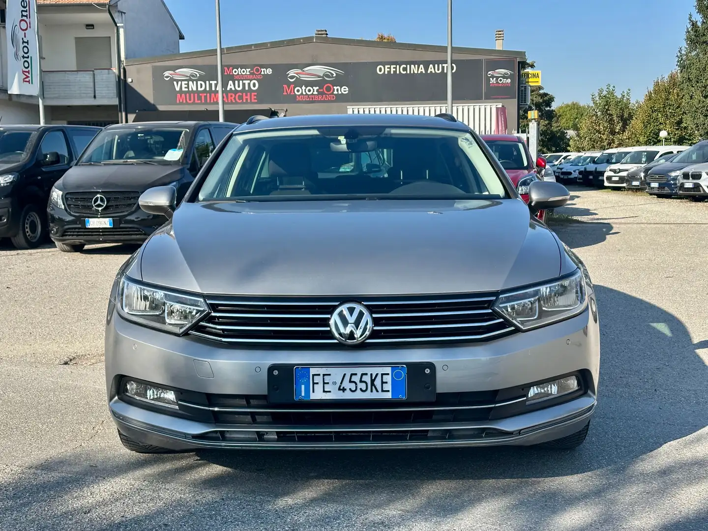 Volkswagen Passat Variant 1.6 tdi businessline 120cv dsg Grigio - 2