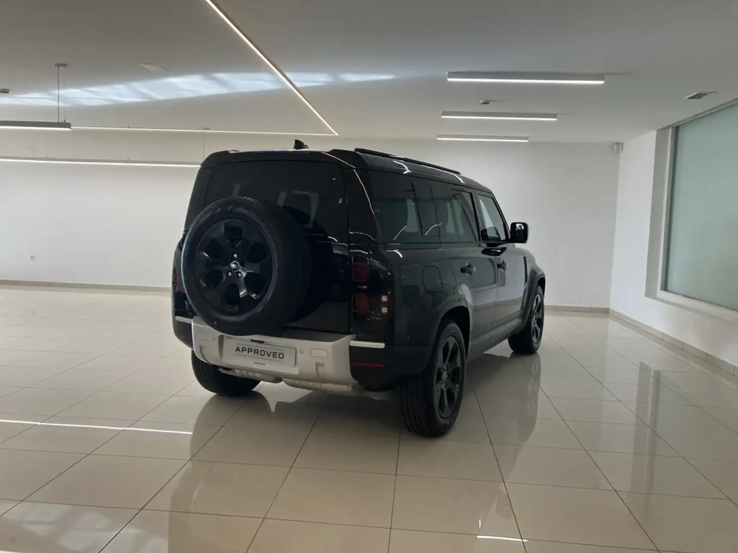 Land Rover Defender 110 3.0D l6 MHEV S AWD Aut. 250 Negro - 2