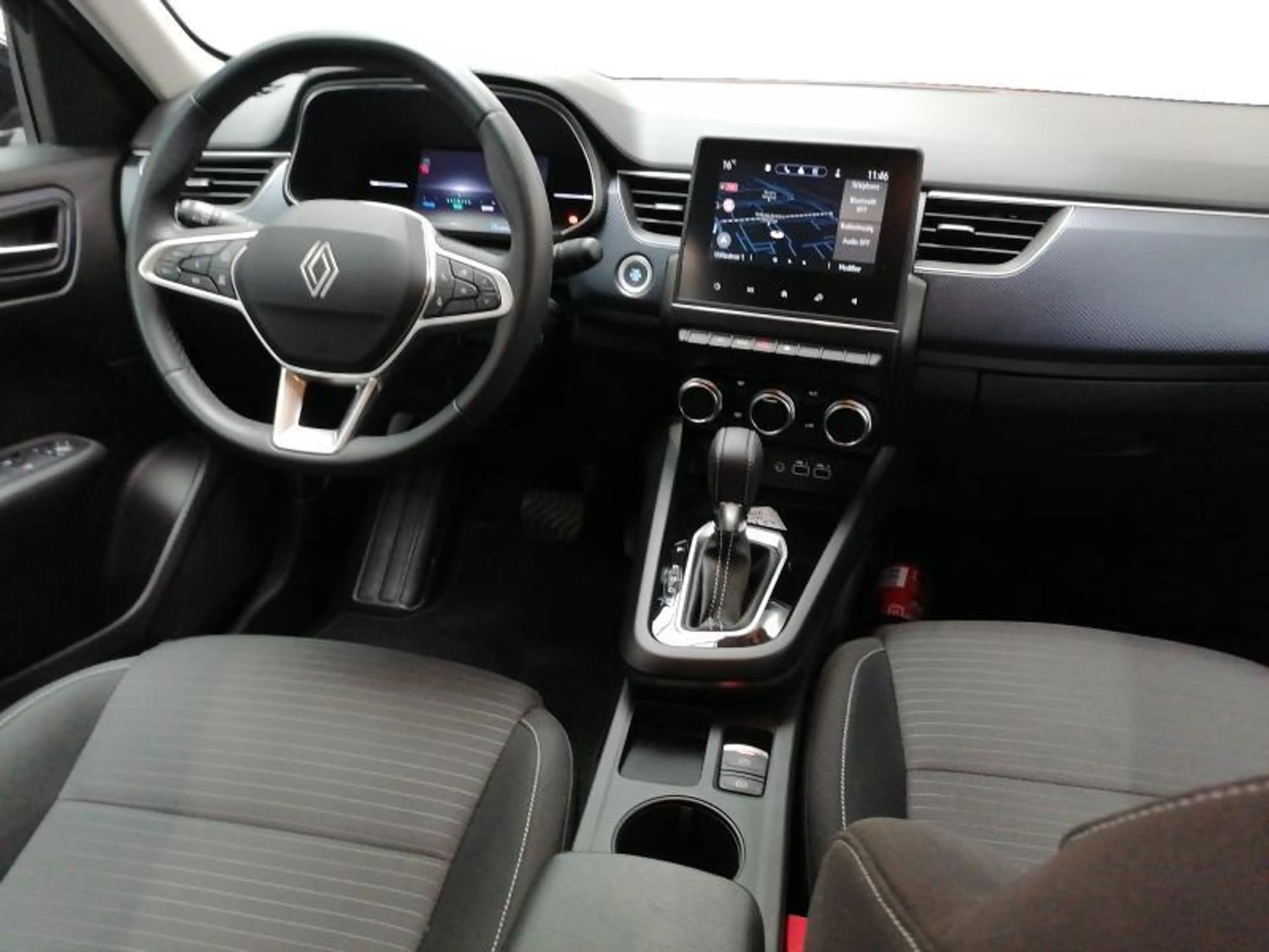 Renault Arkana E-TECH 1.6i Evolution 145 HP — photo 12