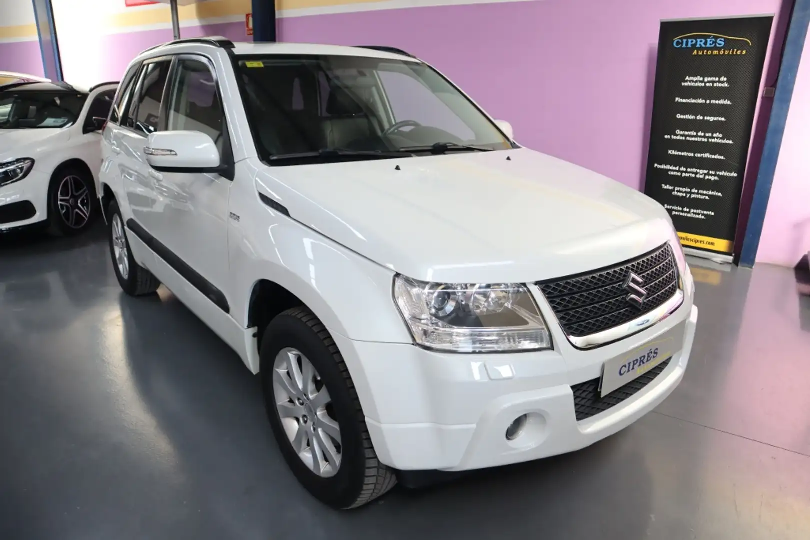 Suzuki Grand Vitara 1.9DDiS JLX-E City Blanc - 2