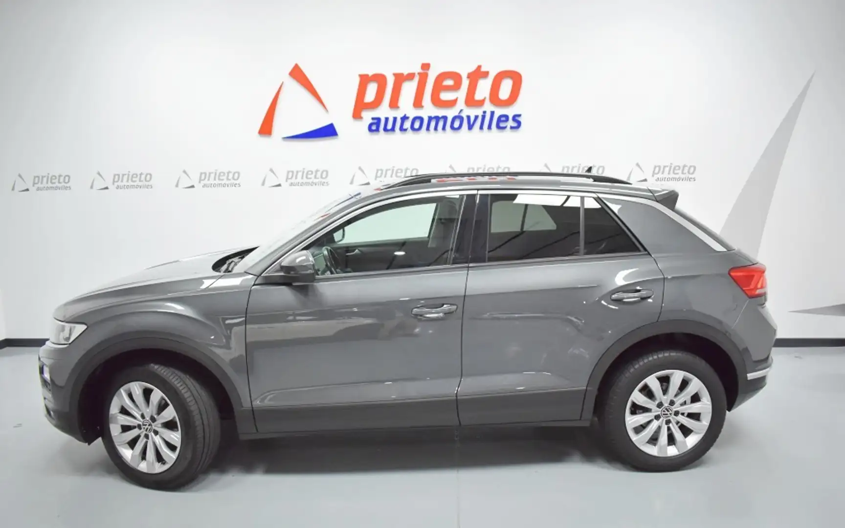 Volkswagen T-Roc 1.5 TSI Advance DSG7 Grau - 2
