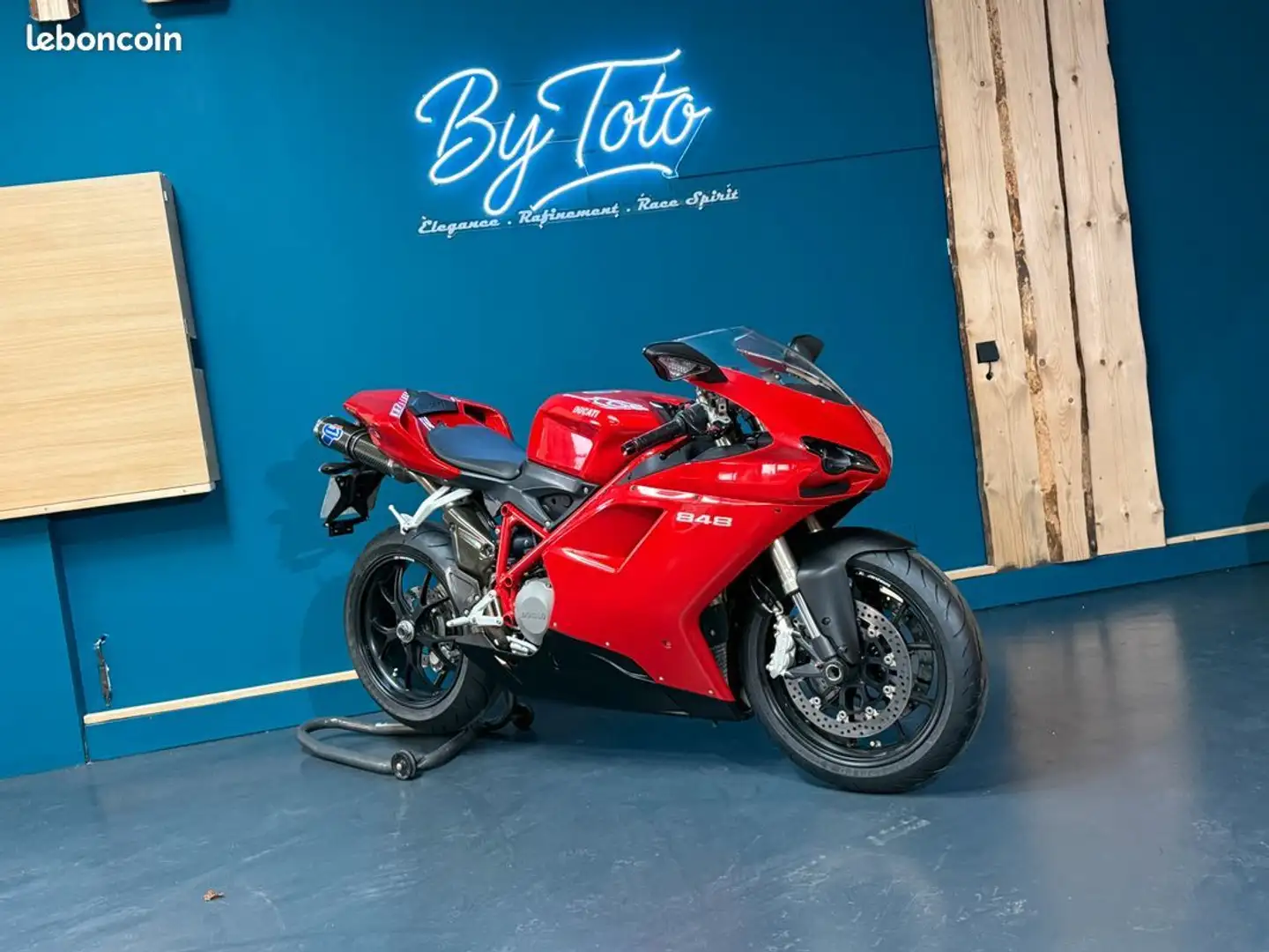 Ducati 848 Rot - 1