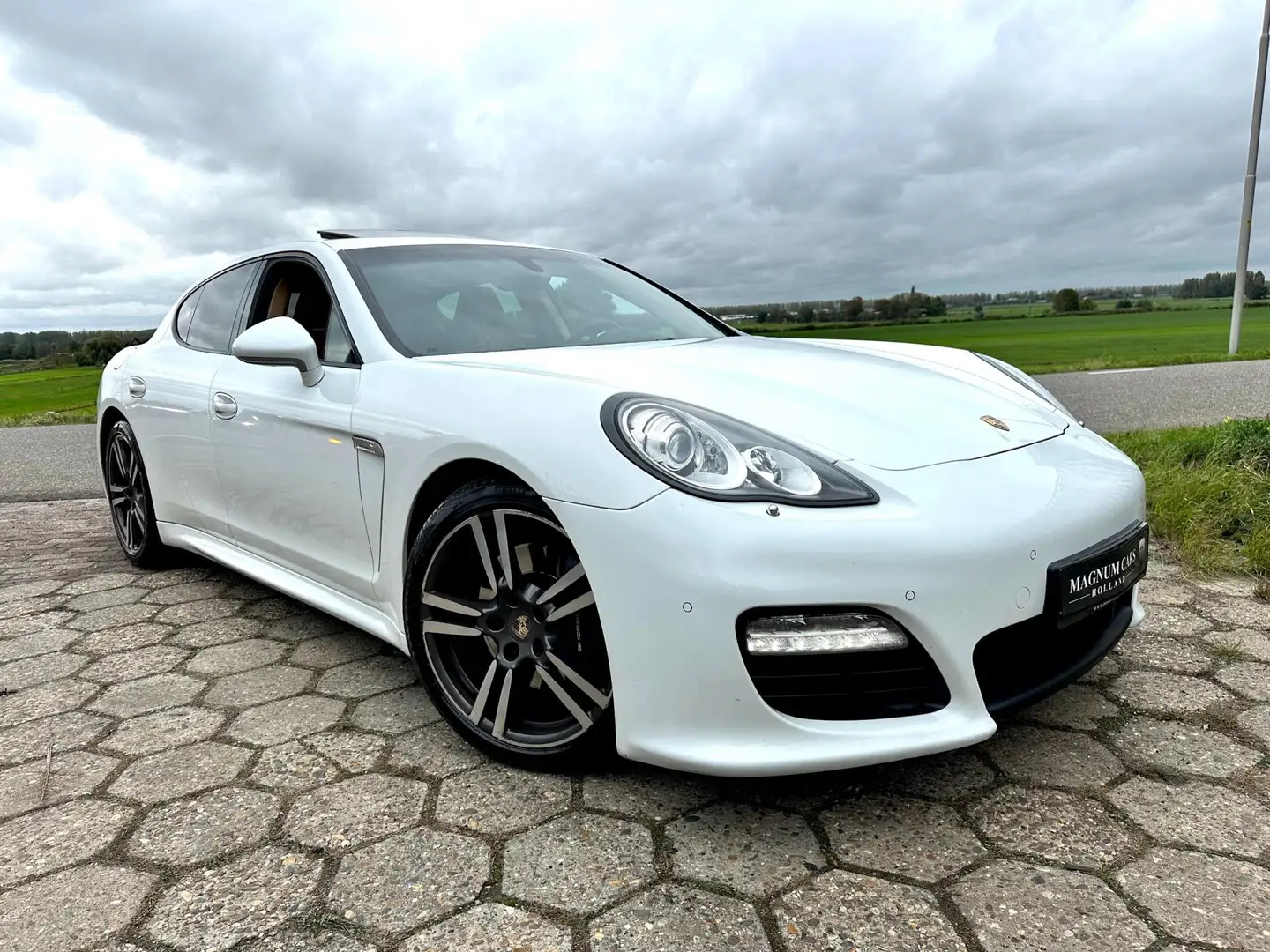 Porsche Panamera Platinum 5drs Automaat, Panorama/Opendak, Xenon ve Wit - 2