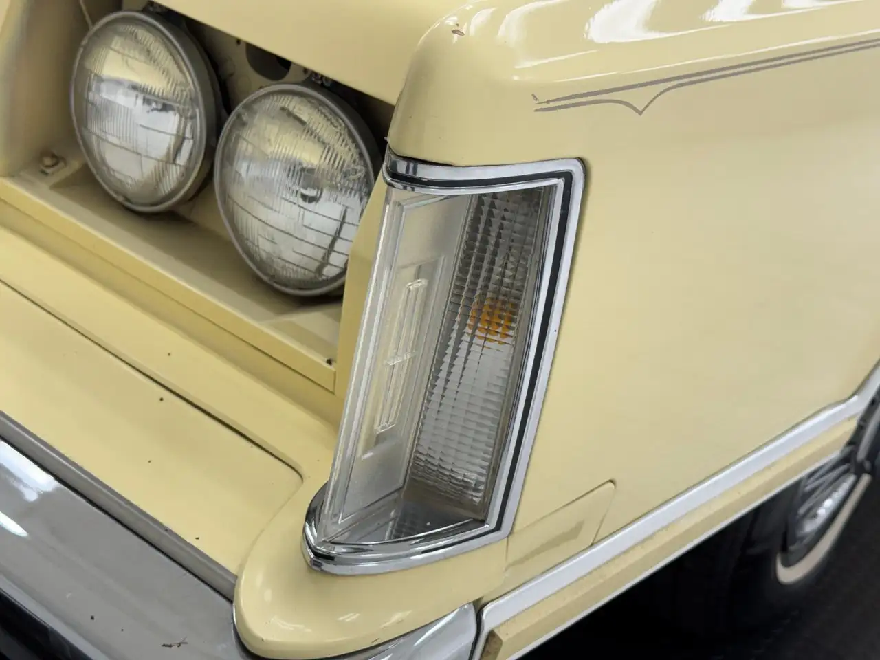 Lincoln Continental Mark V, foto 10