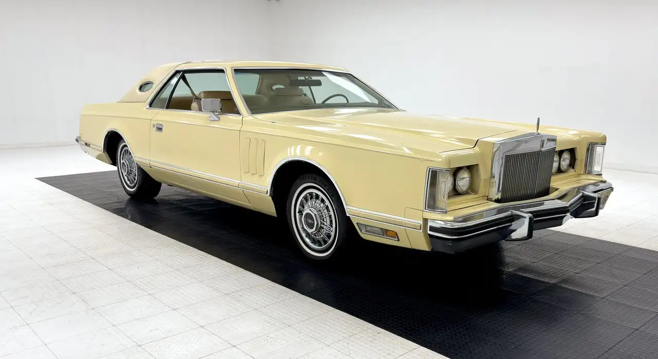 Lincoln Continental Mark V, foto 7