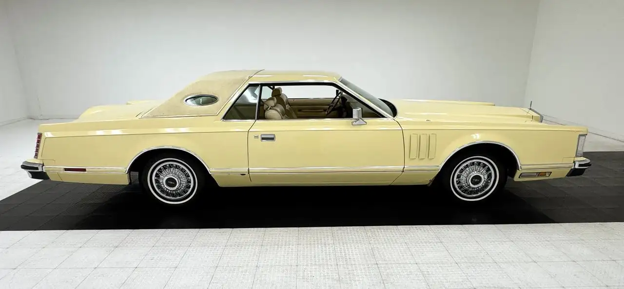 Lincoln Continental Mark V, foto 6