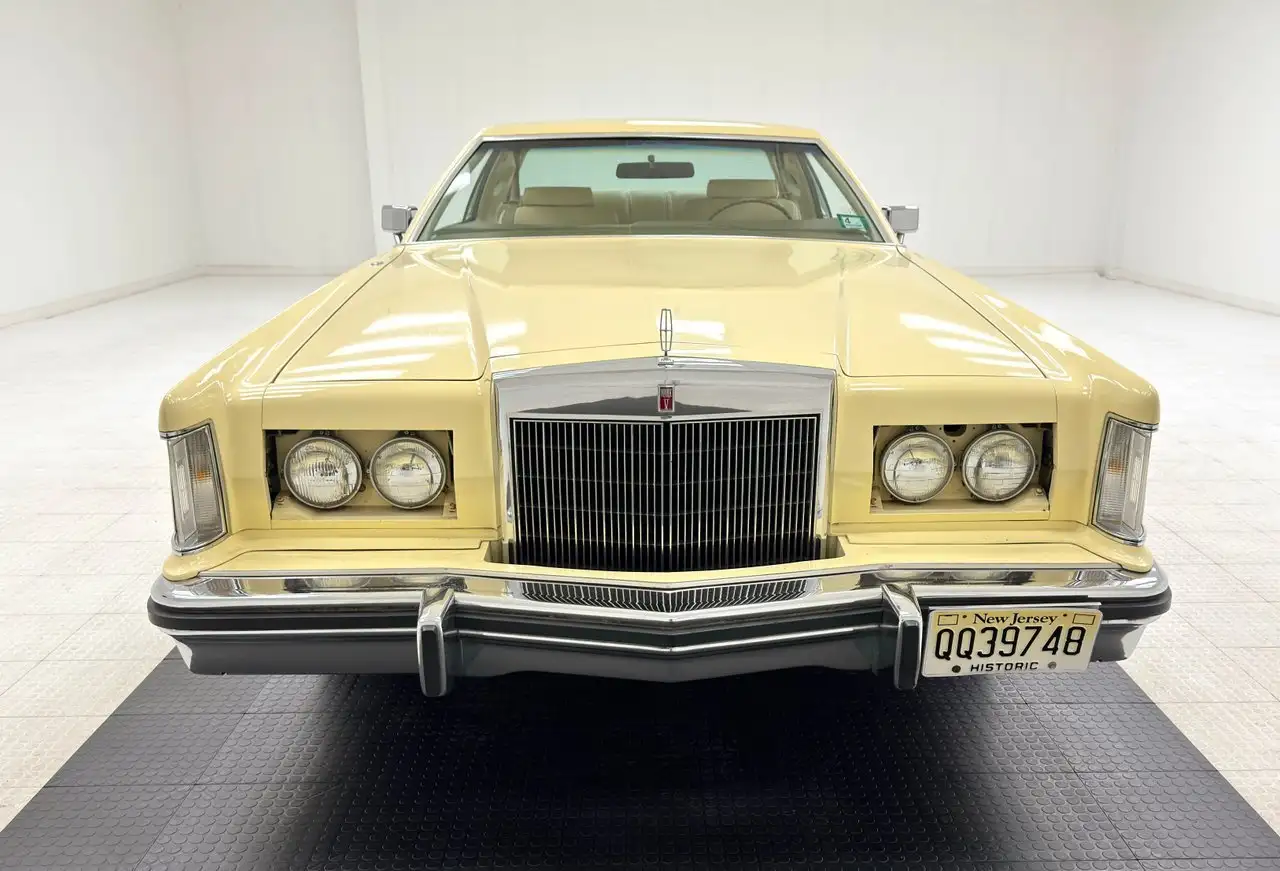 Lincoln Continental Mark V, foto 8