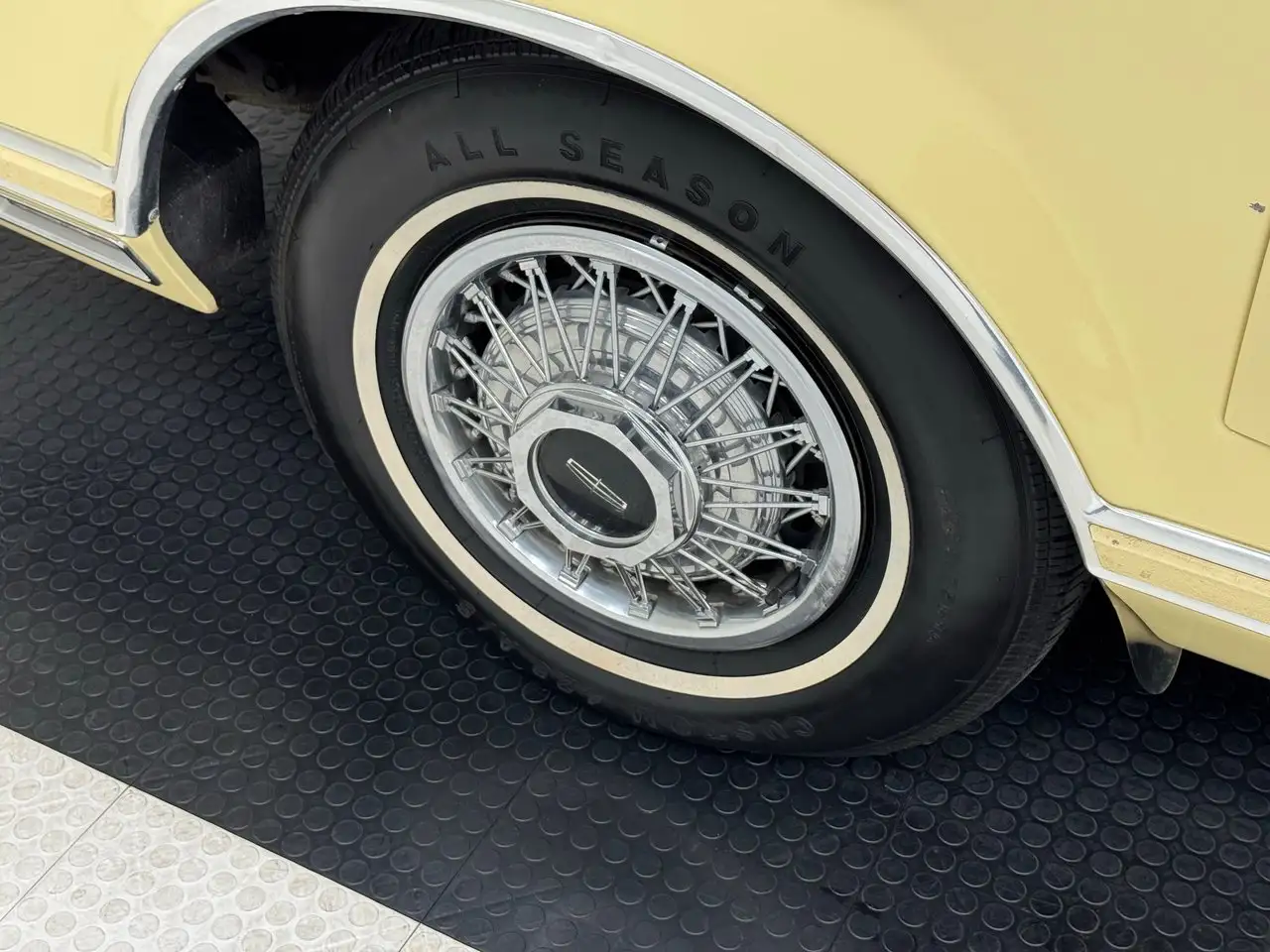 Lincoln Continental Mark V, foto 11