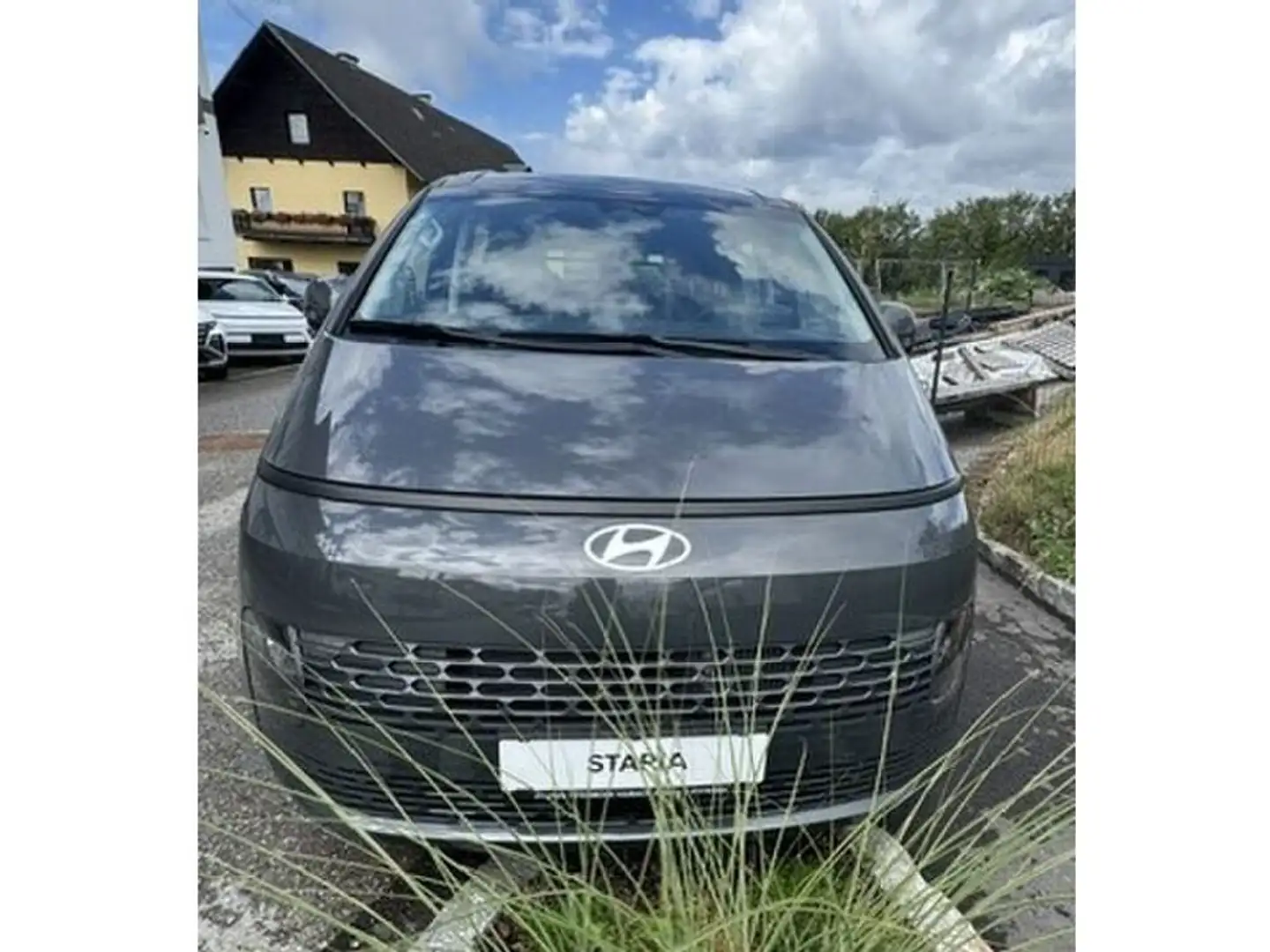 Hyundai STARIA Transporter DoKa 1.6 T-GDI HEV Grau - 2