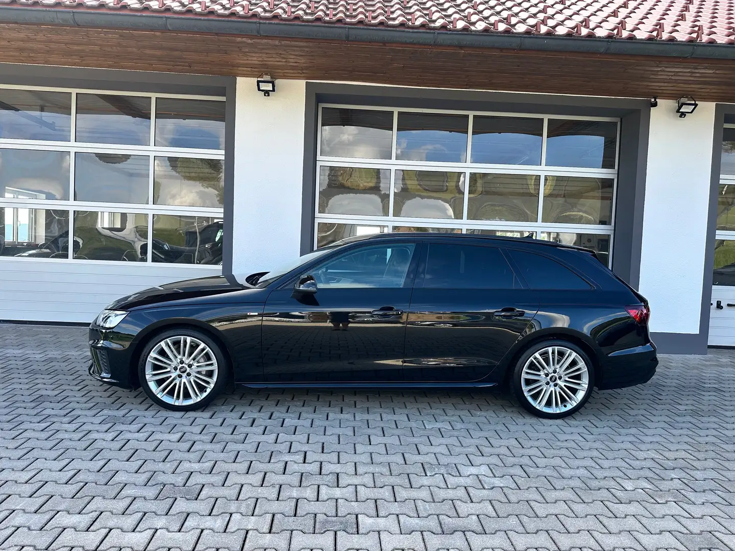 Audi A4 40 TDI quattro S-tronic S-line *AHV*RFK*LED*APP* Schwarz - 2