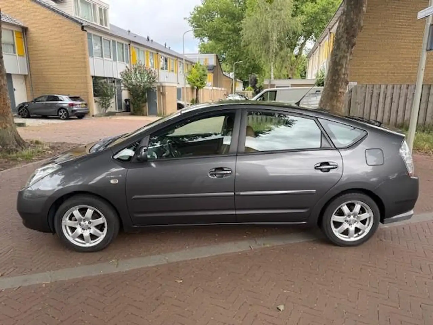 Toyota Prius AUTOMAAT / Eerste eigenaar / 103.000 NAP / Airco Grijs - 2