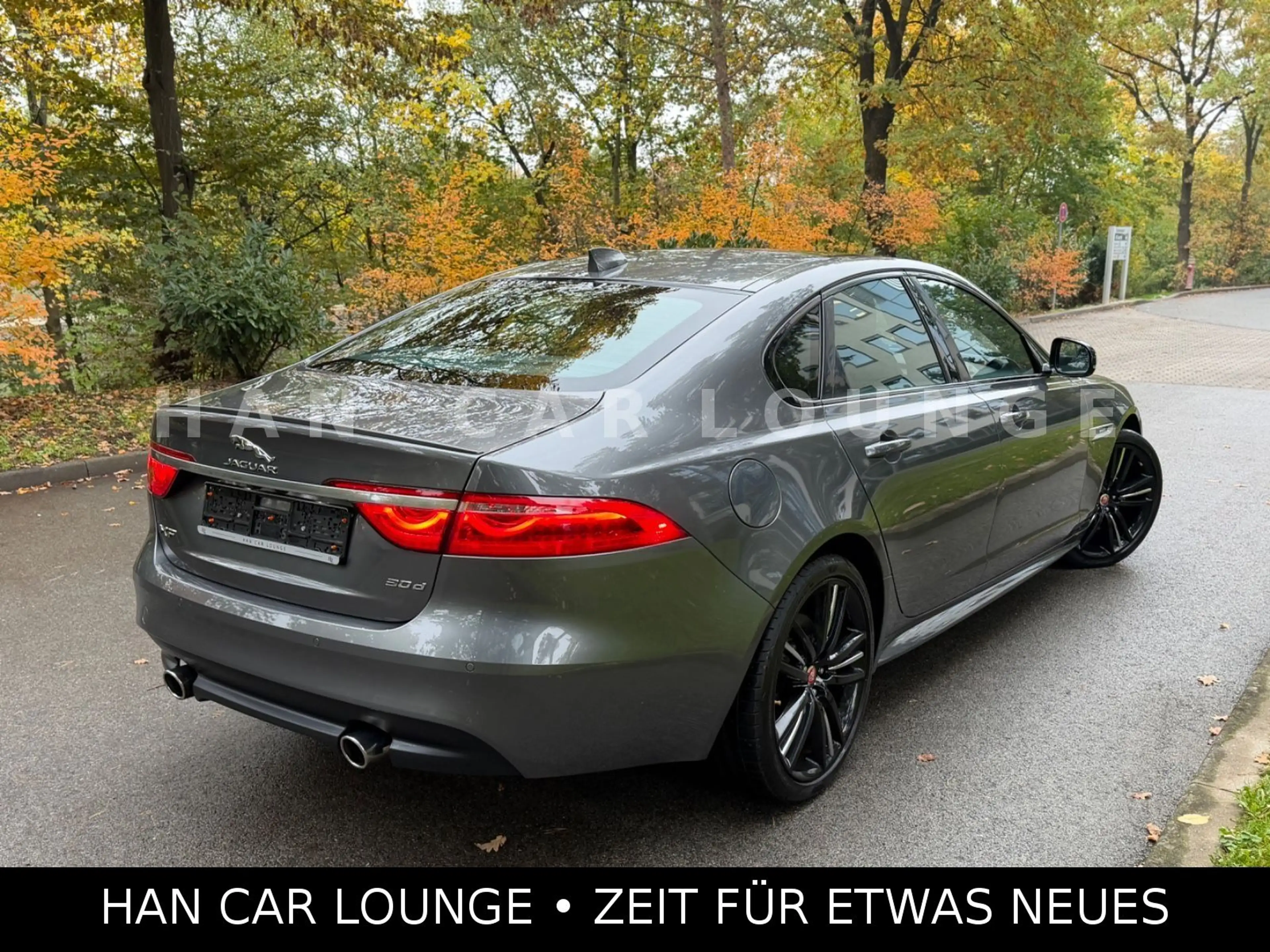 Jaguar XF 30d 300PS R-SPORT*S-DACH*HEADUP*KAMERA*MERIDI — photo 11