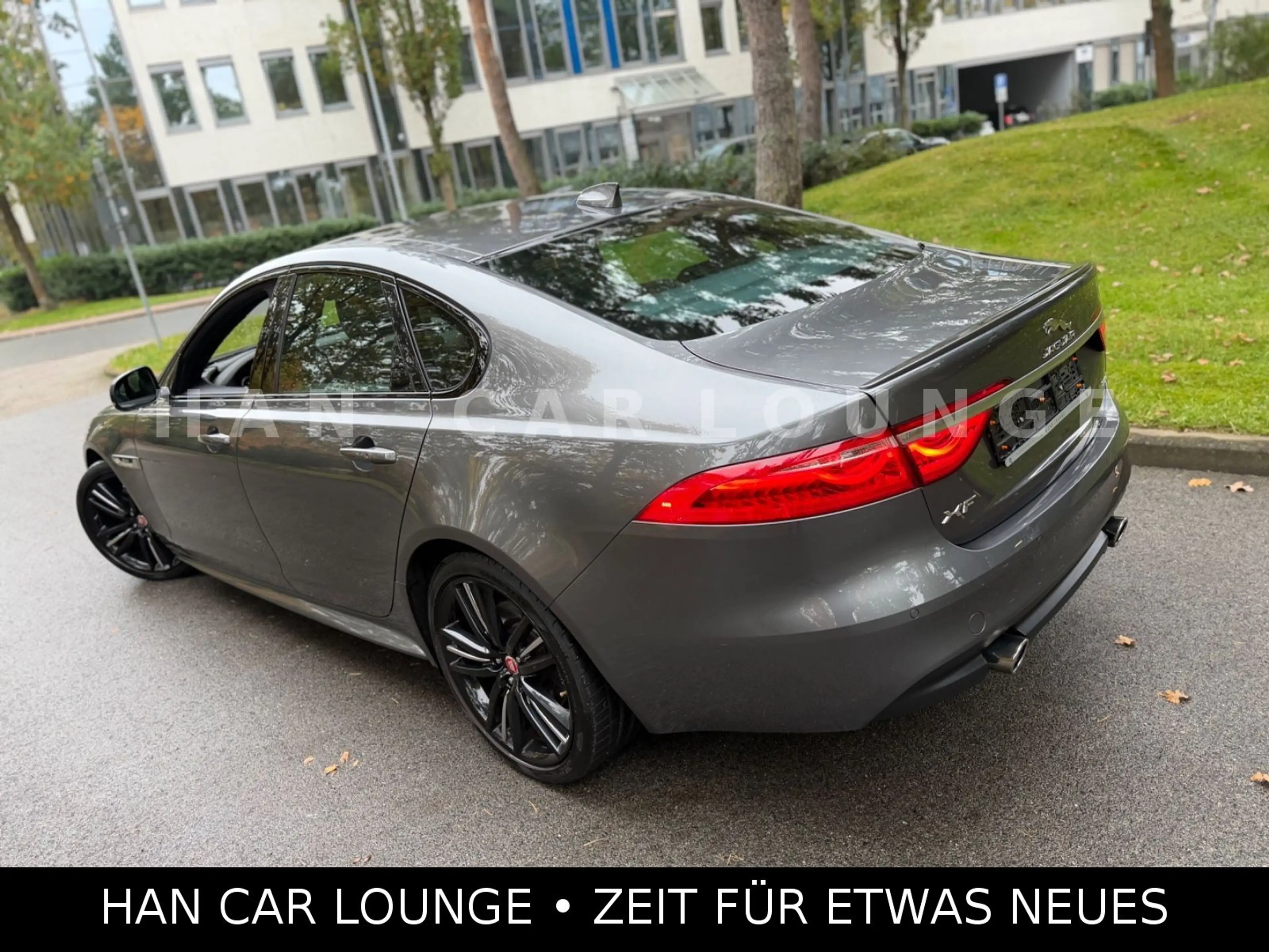 Jaguar XF 30d 300PS R-SPORT*S-DACH*HEADUP*KAMERA*MERIDI — photo 14