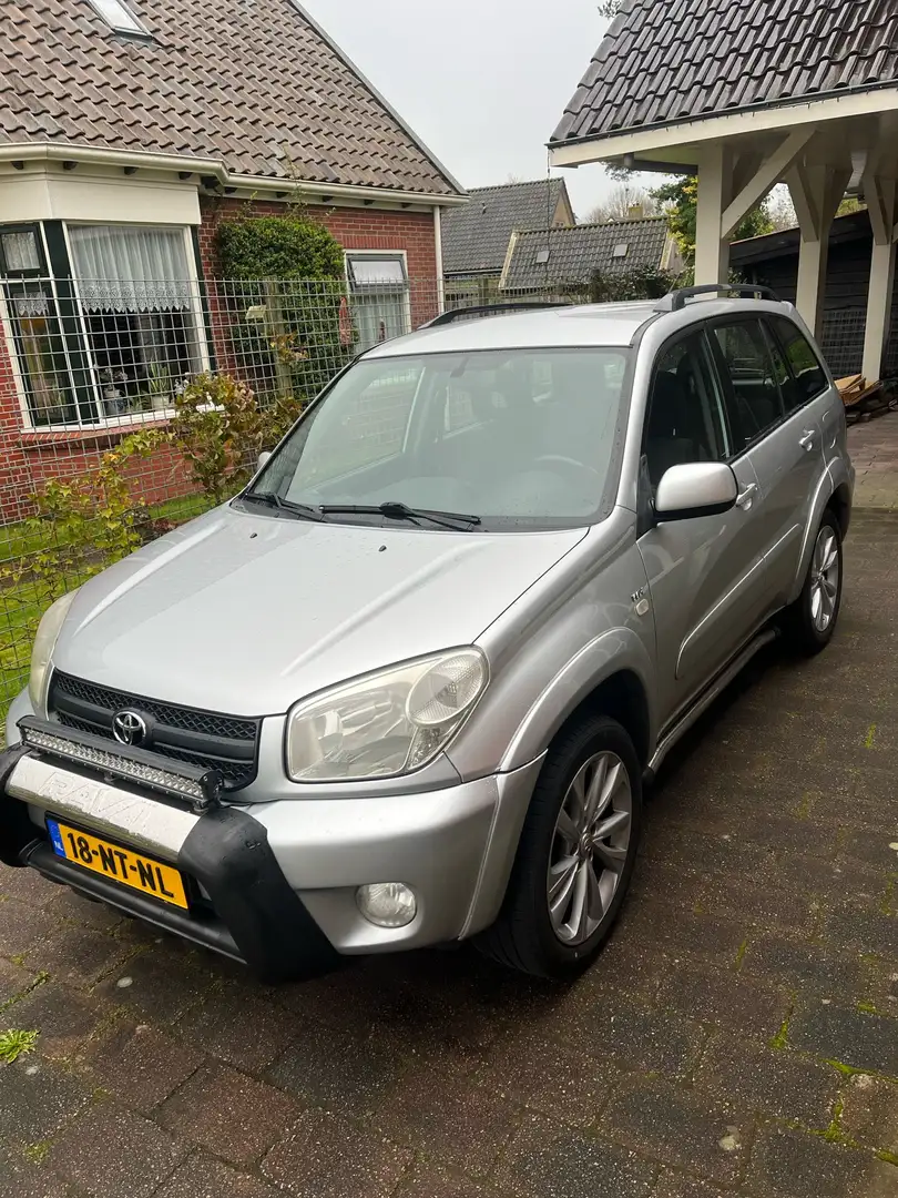 Toyota RAV 4 2.0-16V VVT-i Sol siva - 1