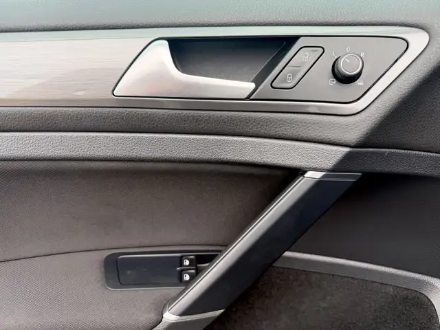 Volkswagen Golf view 15