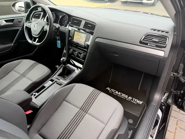 Volkswagen Golf view 12
