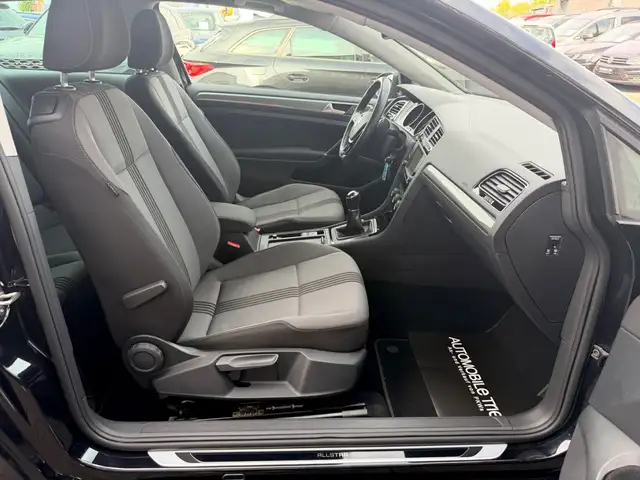 Volkswagen Golf view 11