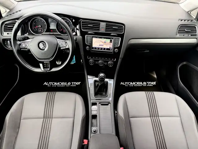 Volkswagen Golf view 10