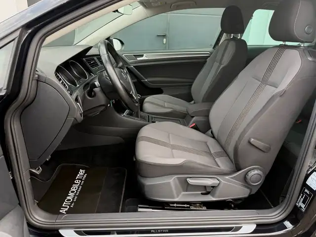 Volkswagen Golf view 9