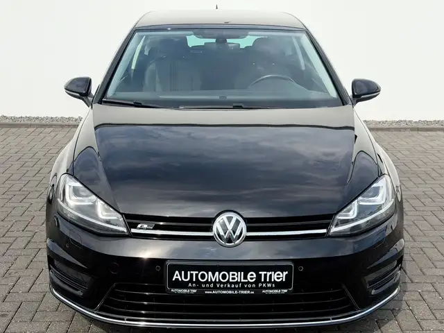 Volkswagen Golf view 2