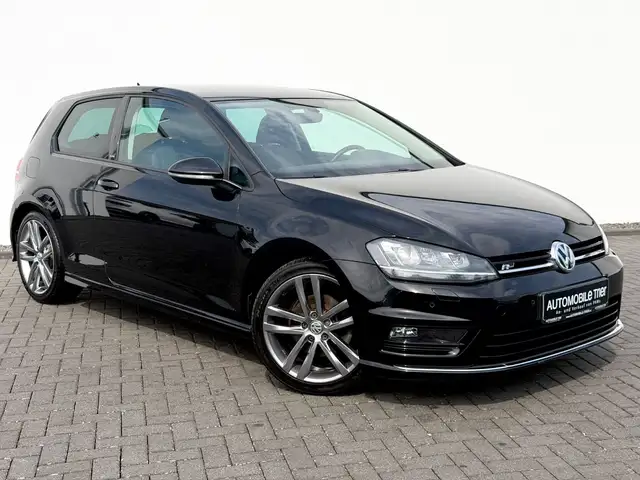 Volkswagen Golf view 3