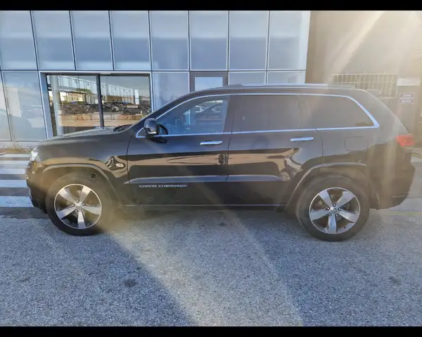 Jeep Cherokee view 8