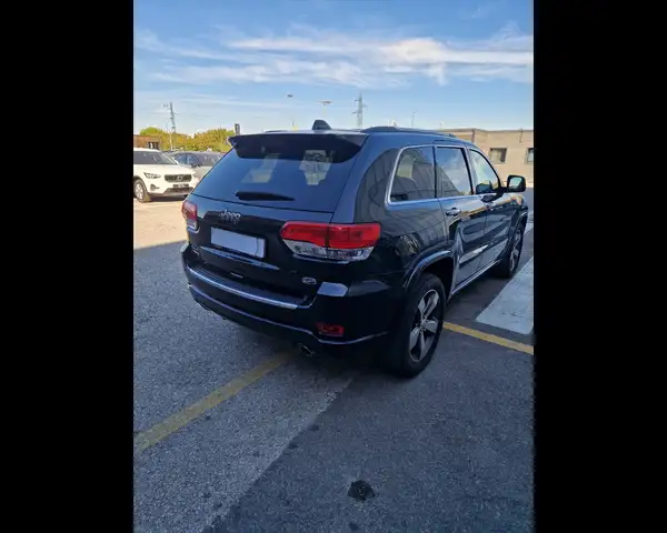Jeep Cherokee view 5