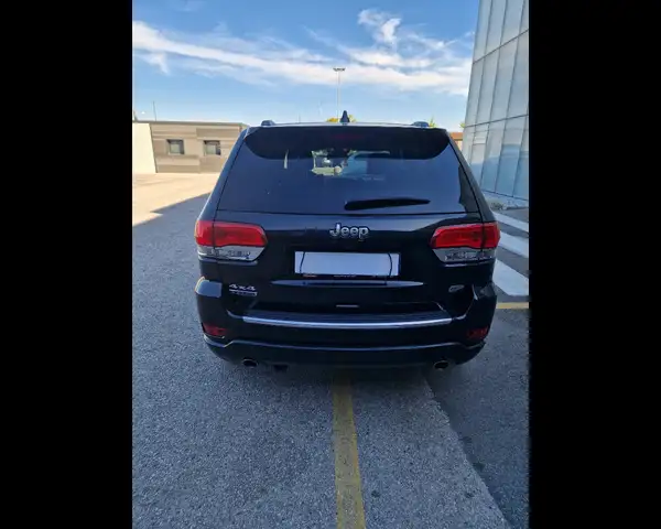 Jeep Cherokee view 6