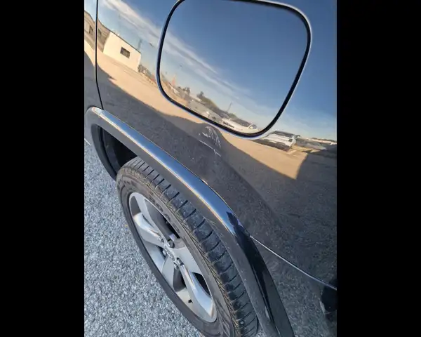 Jeep Cherokee view 9