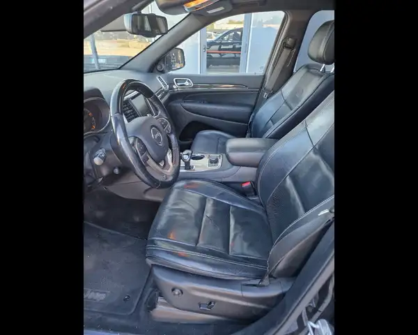 Jeep Cherokee view 12
