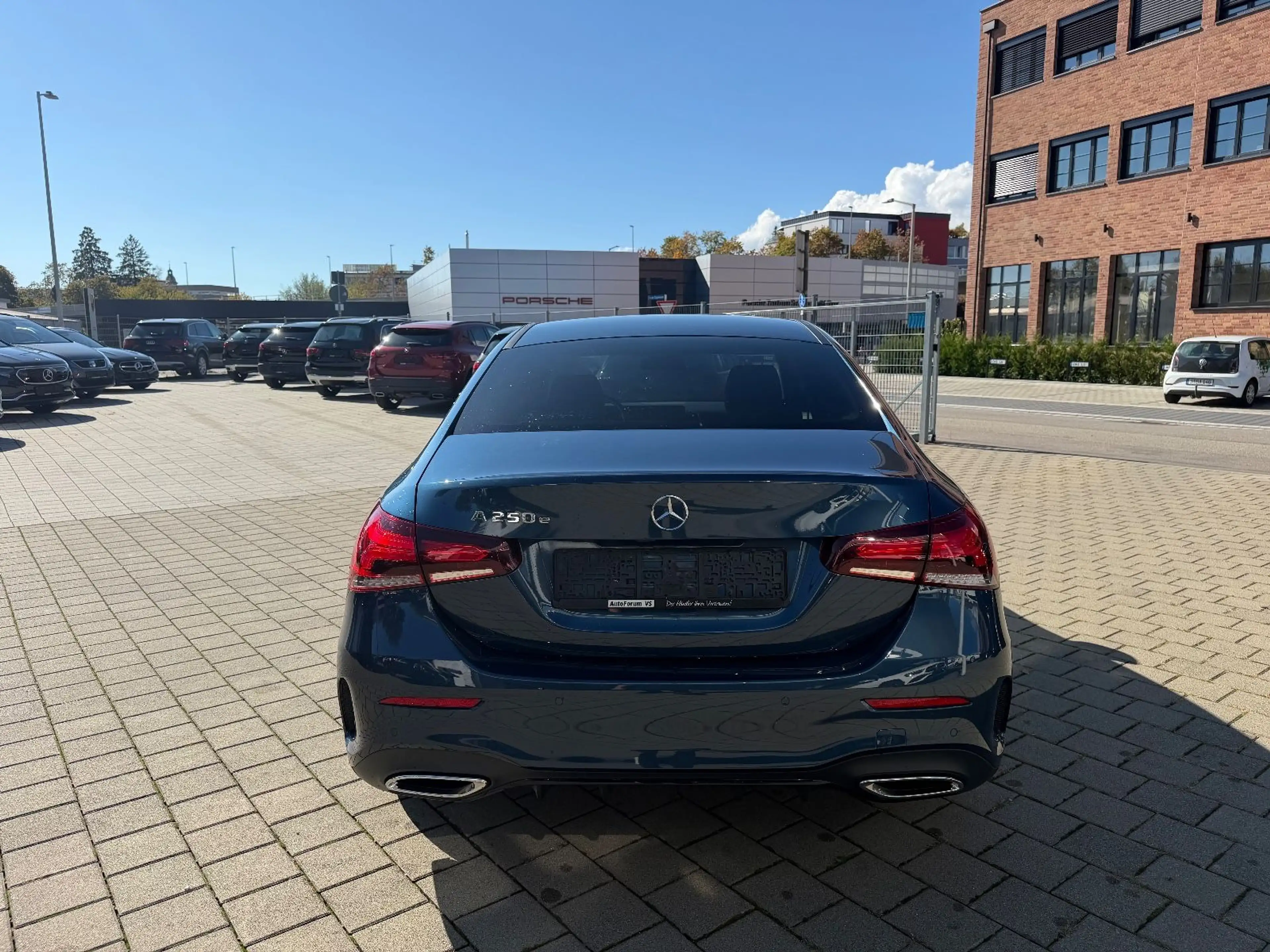 Mercedes-Benz A 250 e lim AMG*MBUX*Night*Ambi*Navi*360° — photo 6