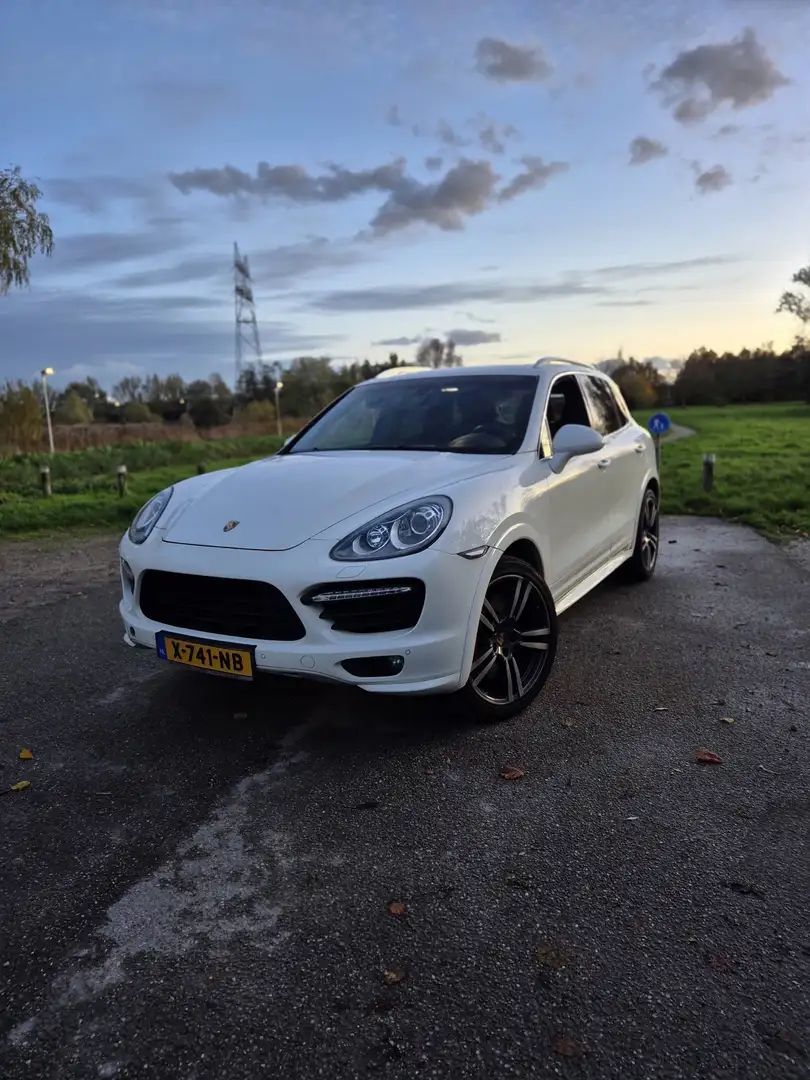 Porsche Cayenne 4.8 Turbo 500 PK Wit - 1