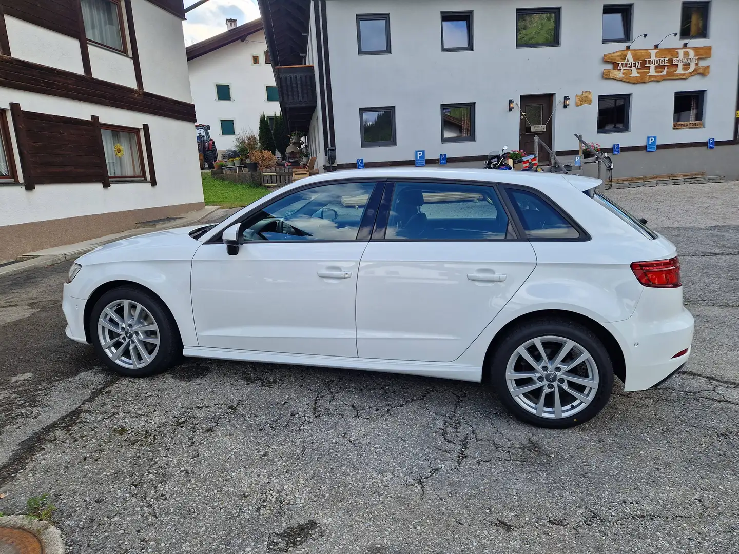 Audi A3 A3 SB PHEV 1,4 TFSI e-tron Weiß - 2