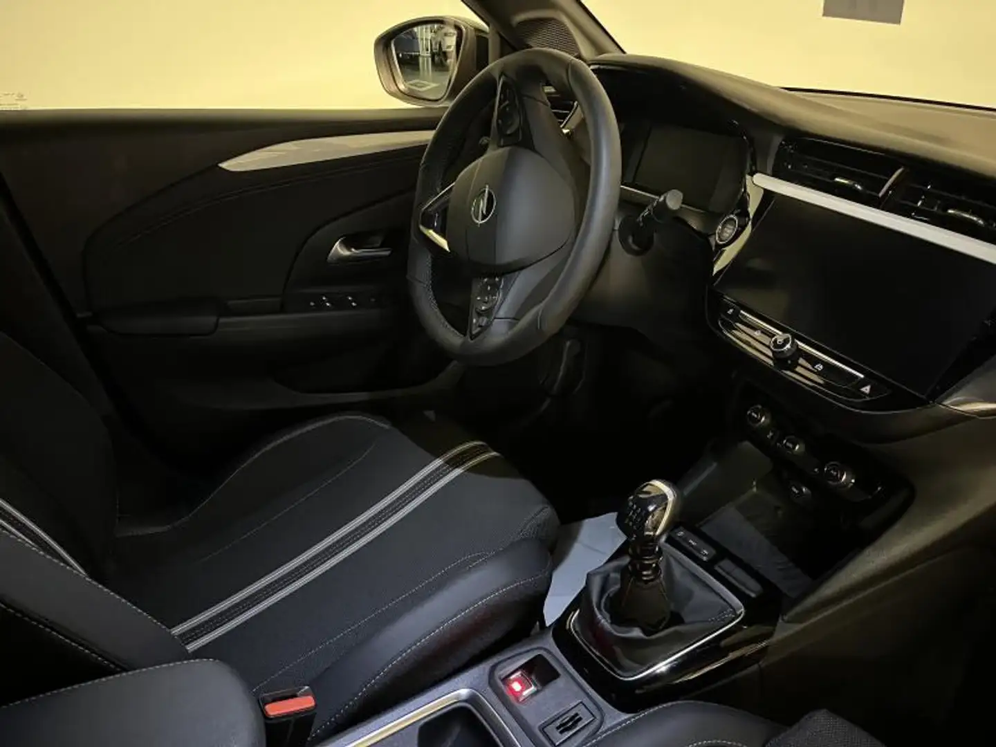 Opel Corsa F GS Wit - 2