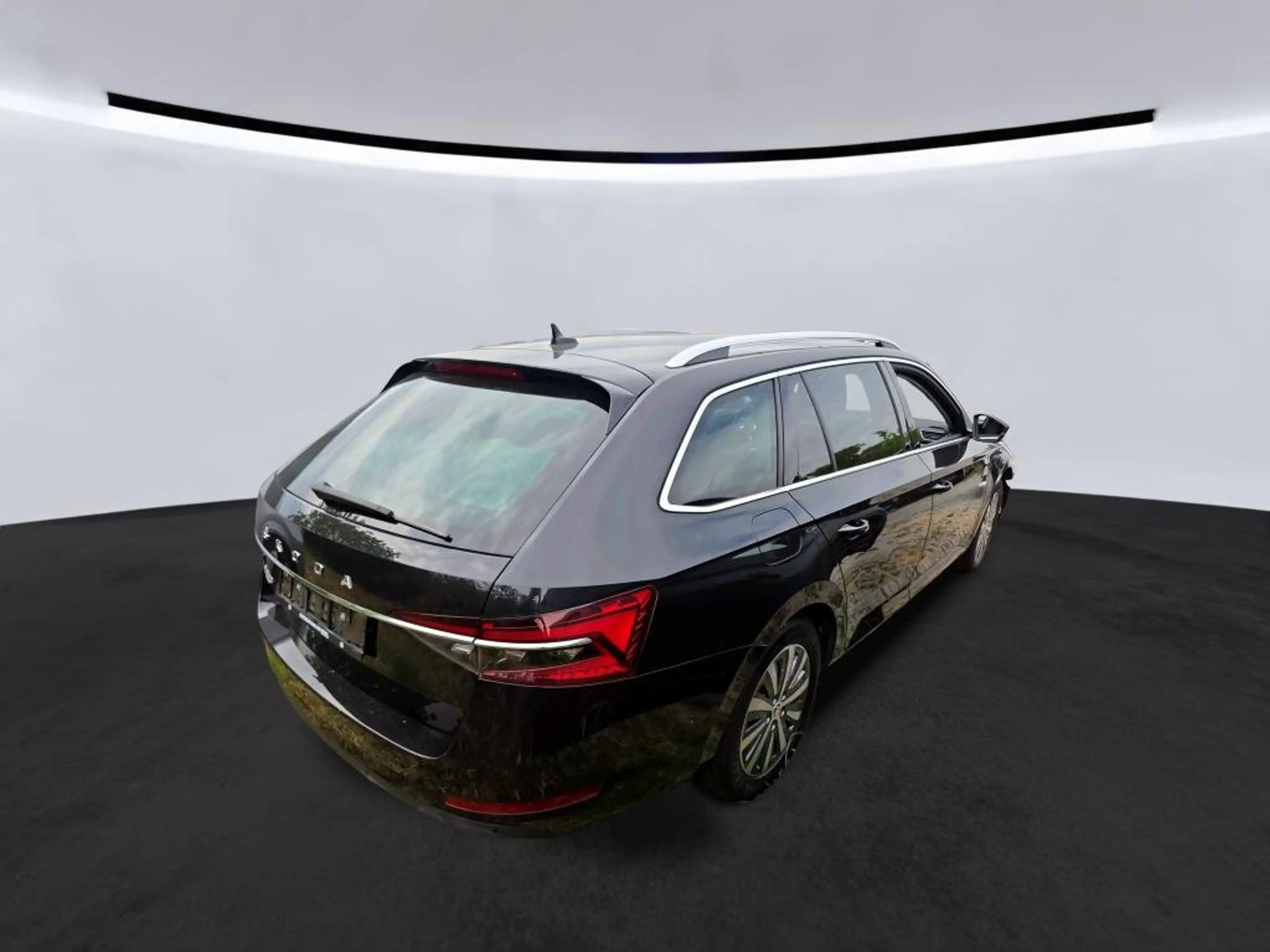 Skoda Superb Combi 2.0 TDI Style/AHK/ST-HZG/360°/ACC/ — photo 2