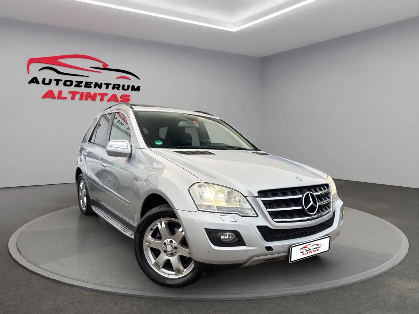Mercedes-Benz ML 300 CDI BlueE*FACELIFT*SHD*NAVI*XEN*AHK*LEDER Plateado - 2