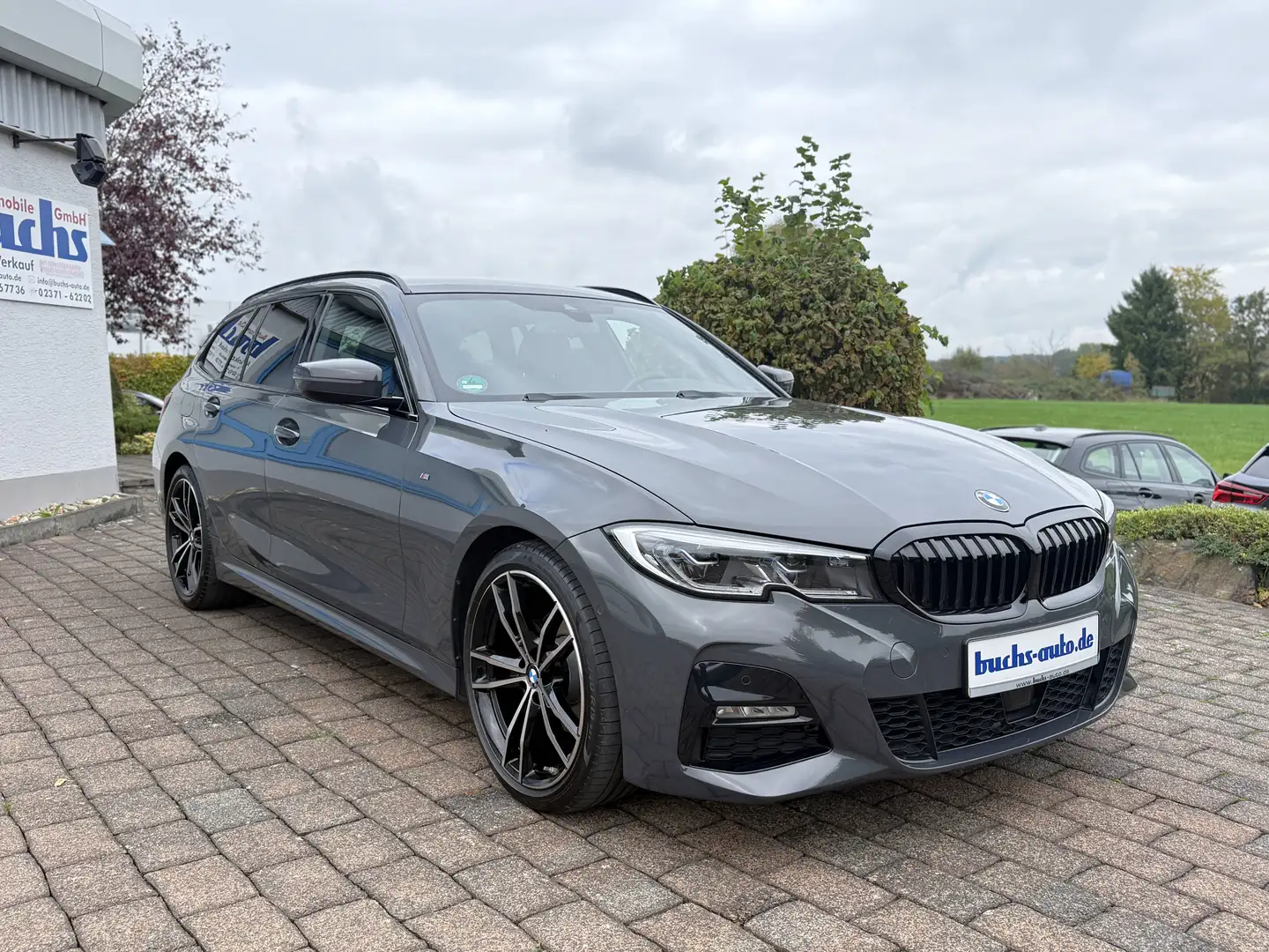 BMW 320 d xDrive Touring M Sport AHK Laser ACC 19" DRAVIT Grau - 1
